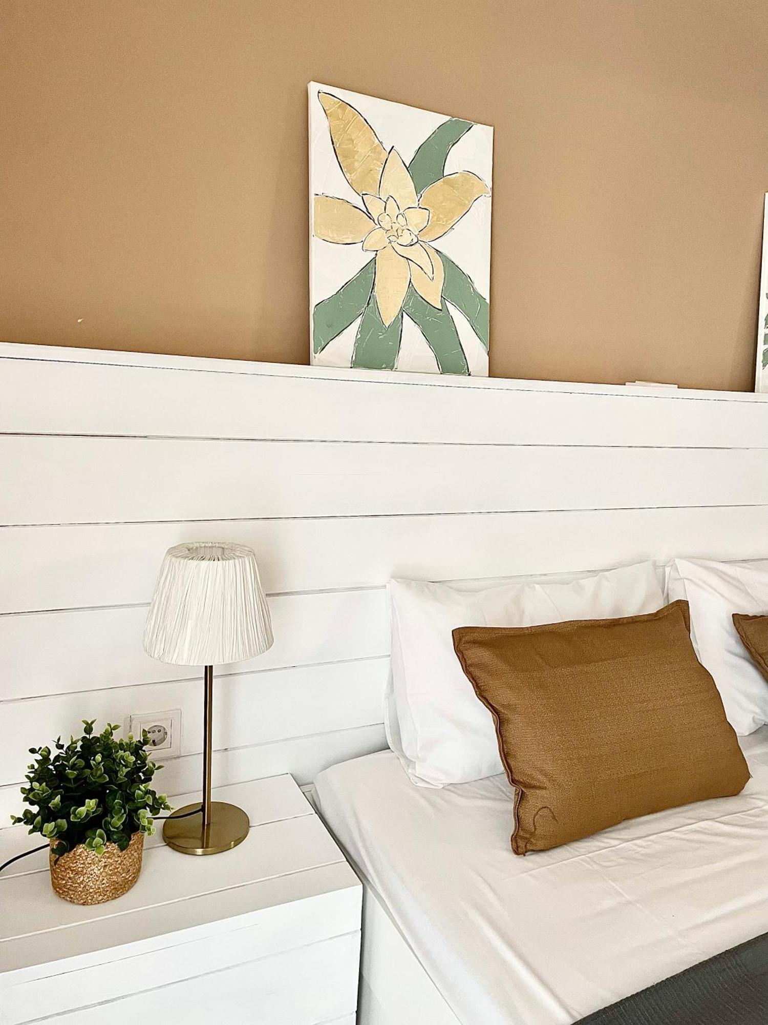 Comfy And Spacious Two Bedroom Apartment With Balcony Atena Exterior foto